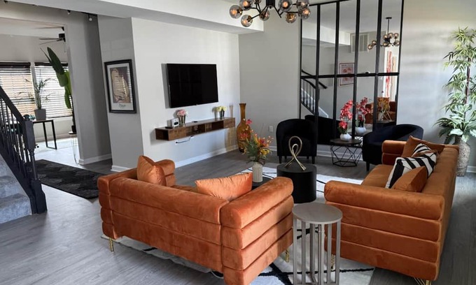 Newport News House | -NEW- Beautiful, Cozy & stylish home with office-for your family! Pet Friendly!