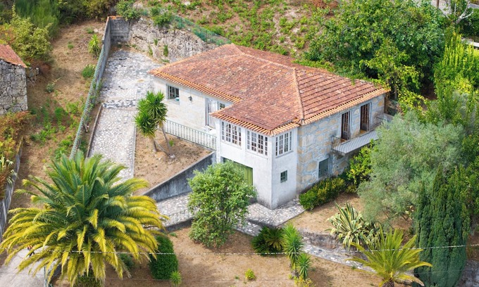 Tarouquela Cottage | 2-bedr. farm with garden near Praia Fluvial and Cinfães in Tarouquela/With key safe