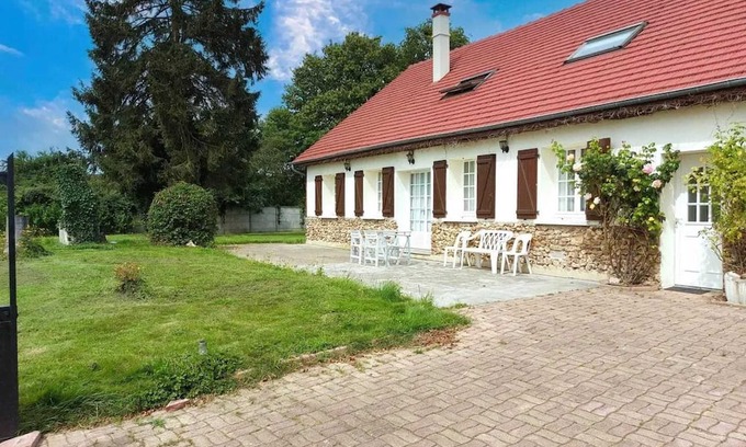 La Bazoche-Gouet House | Homerez - House in La Bazoche-Gouet