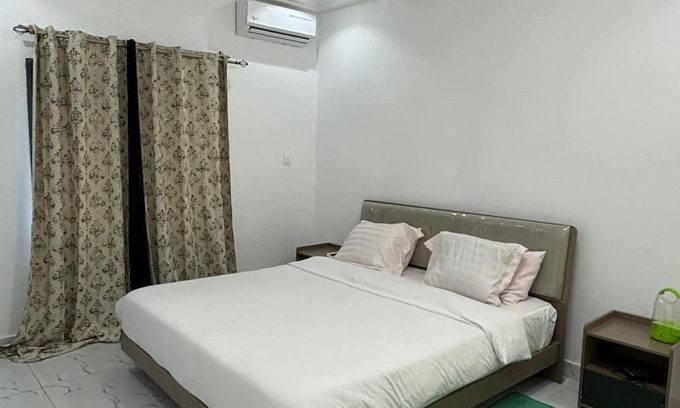 Serrekunda Apartment | Lovely 2-bedroom apartment in kotu near the fire service with AC