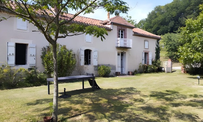 Malabat House | Blousson, long farmhouse in the Gers