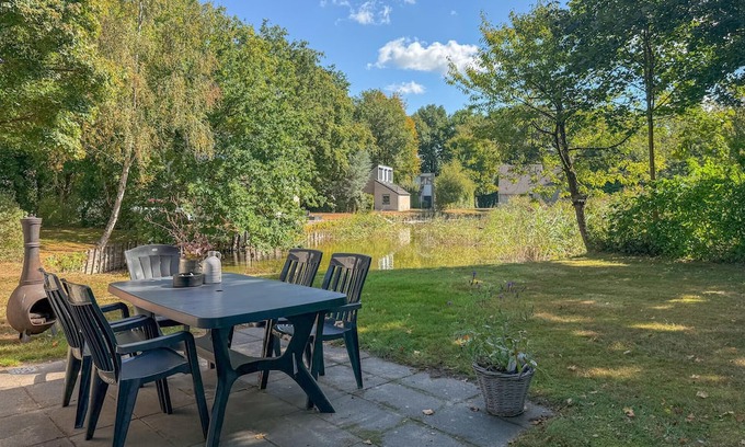 Hoeven House | Beautiful home in Hoeven with WiFi