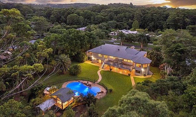 Doonan House | The Doonan House - Waterslide, Spa & Pool!