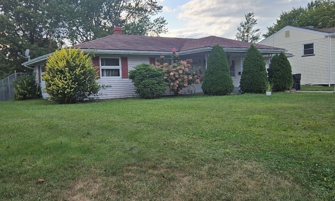 Austintown House | Charming 3-bedroom house with AC in Austintown. Smaller dogs are welcome.
