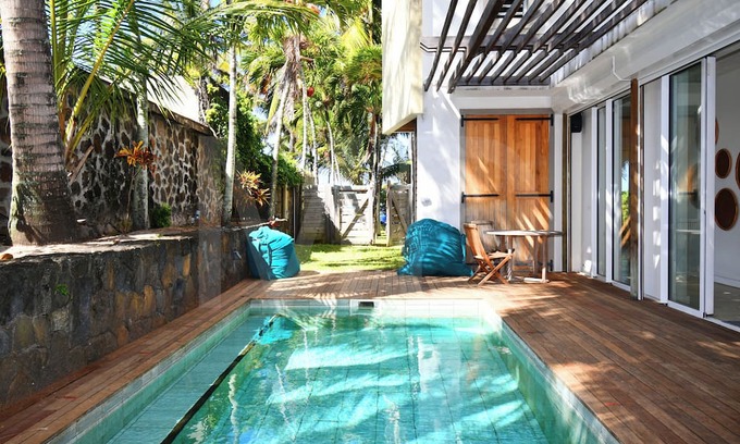 Trou d'Eau Douce Villa | Villa la Pelouse/piscine - Beachfront villa in Trou d'Eau Douce, Mauritius