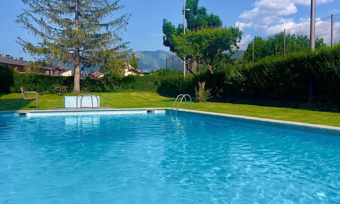 Llivia Apartment | CAL QuEROL LLIVIA - Spacious 3BR apt, comfort & relaxation in Cerdanya · Pets
