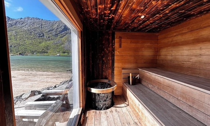 Flakstad House | Casa Lofoten Ramberg Norway Reine Kvalvika Sauna