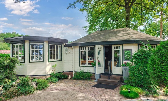 Rucphen House | Lovely home in Rucphen with heated swimming pool