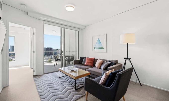Bowen Hills Apartment | Belise - 16th floor Executive Apt for 2 plus parking