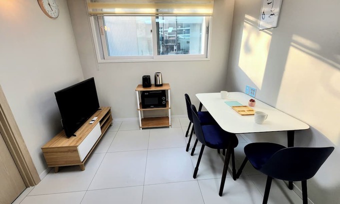Ahyeon-dong Apartment | Lovely 2-bedroom apartment with AC near Han river and Hongdae