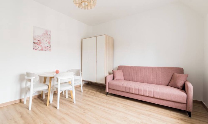 Grunwald Apartment | Wilson Park Serene Studio #1