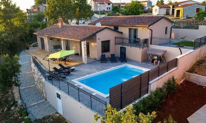 Pinezici Villa | Villa Gloria for 6 people with private pool and children playground