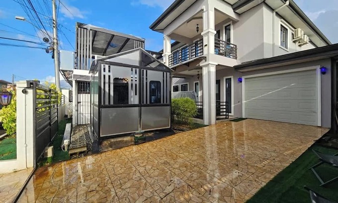 Claxton Bay Apartment | The Studio of Praise
