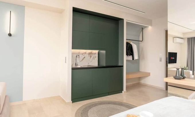 Ladadika Condo | Kiveli Sea View Suite 3