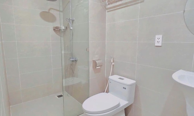 Nhat Tan Apartment | Comfy 1 Bedroom Apartment–Walk to Lottemall Tay Ho