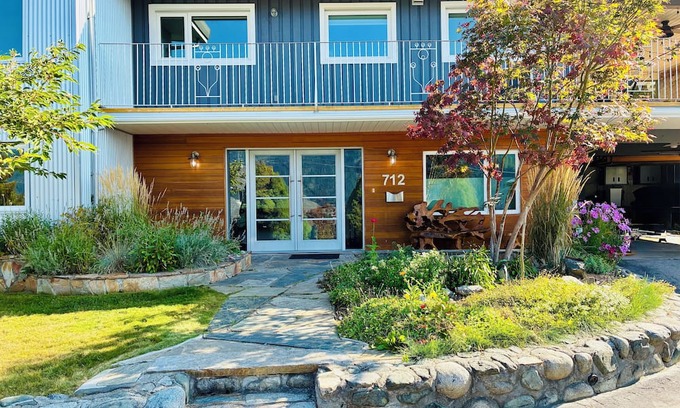 Nelson House | Kidds Cottage Nelson, A fully furnished suite with everything. Just bring gear.
