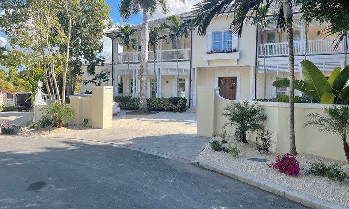 Lyford Cay Villa | Hidden gem in gated community of Islands Old Fort Bay