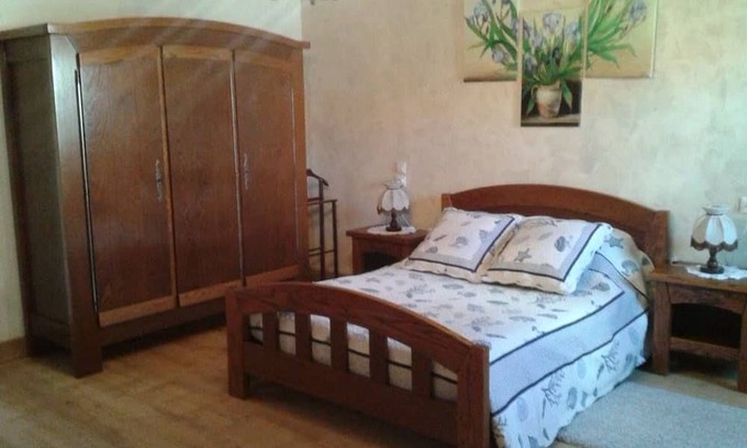 La Berthenoux Bed & Breakfast | Room in renovated farmhouse - Nature and comfort with parking
