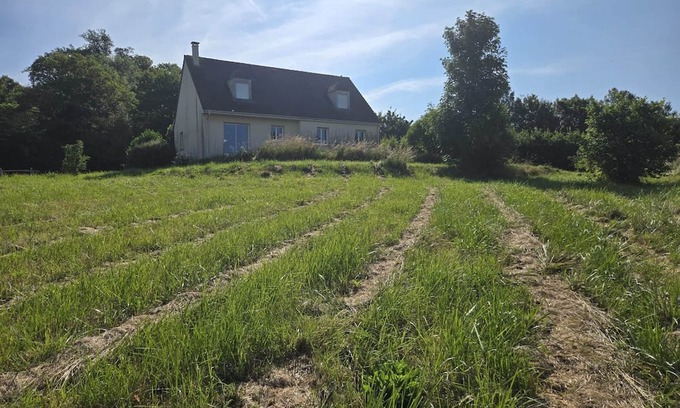 La Mesniere House | Quiet and panoramic view of fields and La Sarthe