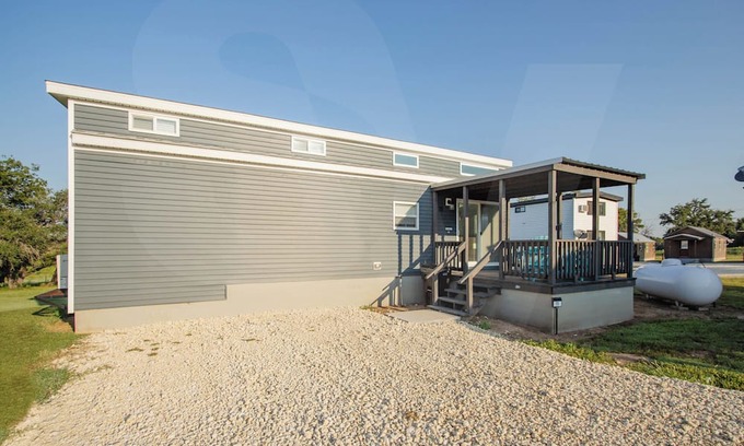 Hamilton Cabin | Tiny Home with AC in charming Hamilton