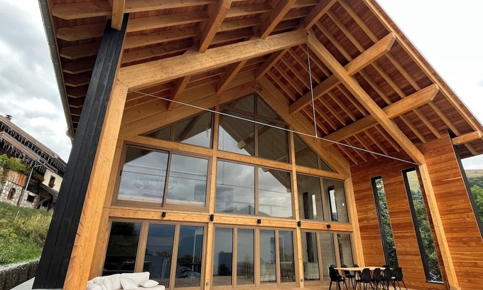 Fontcouverte-la-Toussuire Ski Chalet | ✨ Black Arves Luxury Lodge - Exceptional chalet in Fontcouverte-La Toussuire ✨