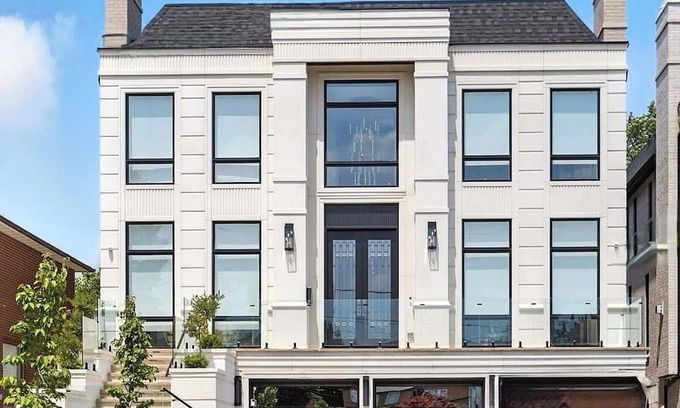 Richmond Hill House | Opulent Grand Estate Retreat! A Five-Star Escape of Ultimate Sophistication.