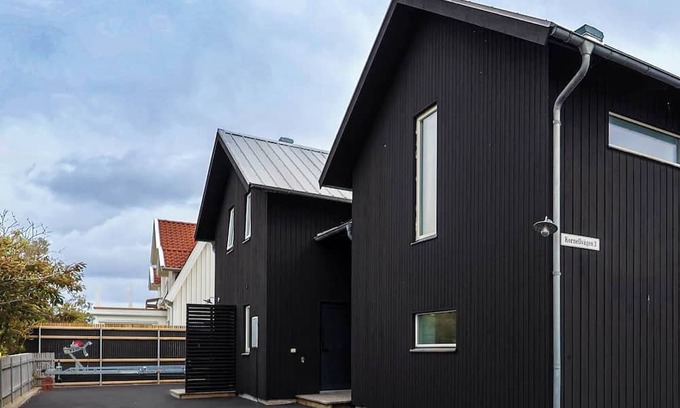 Ockero House | Workers - Families - Öckerö - Near Volvo - All-Inc
