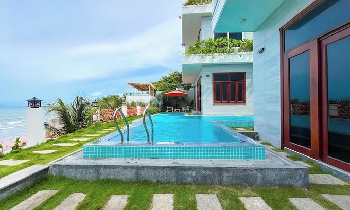 East Ham Tien Beach Villa | Beach Front Villa – 4BR - Bay View Resort, Mui Ne