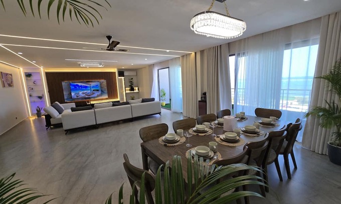 Mombasa Apartment | Spacious 6-bedroom apartment with fitness room and AC in vibrant Mombasa