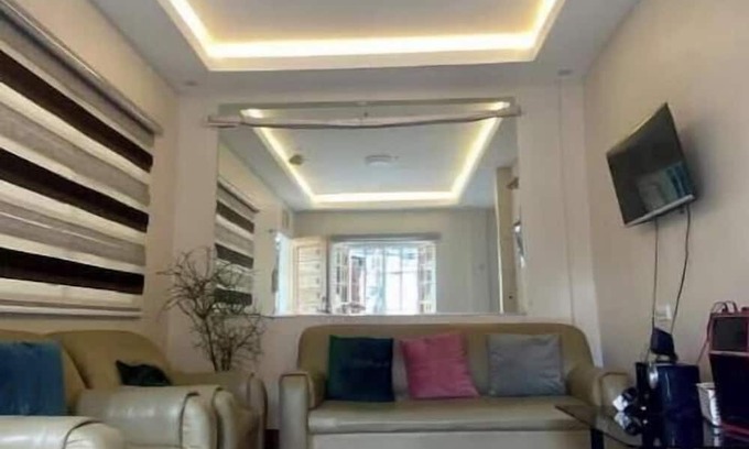 Cabanatuan House | BnB in CabsY 1BR Aircon Karaoke Fibr