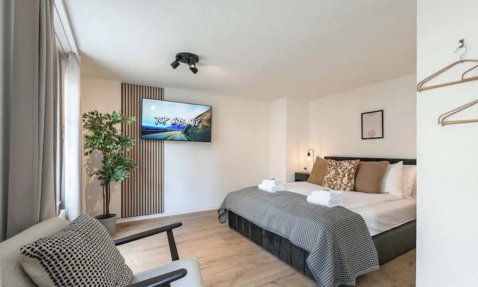 St. Gallen House | book2stay 1.5-room apartment #3 Hirschberg up to 2 people