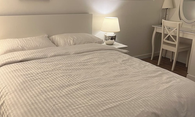Dollarton Apartment | Private Suite by Deep Cove | Trails, Kayaking & Seymour Mountain