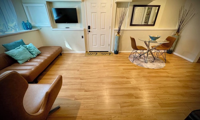 Naugatuck Apartment | Charming 1-bedroom apartment in Naugatuck available for short term rental.