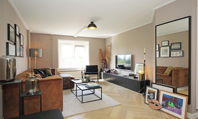 IJsselbuurt Apartment | Bright City Retreat near Center & RAI" with perfect WIFI