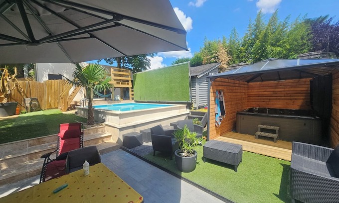 Corne Condo | L'oasis de Corné family relaxation centre