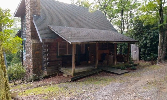 Fancy Gap Cabin | Lovely 2+bedroom Cabin in Fancy Gap, Coffey Grounds - Blue Ridge Parkway