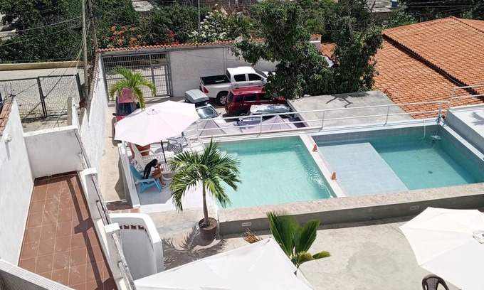 Catia La Mar Hotel | Hotel 10 minutes from the airport shuttle airport 24 hours breakfast included