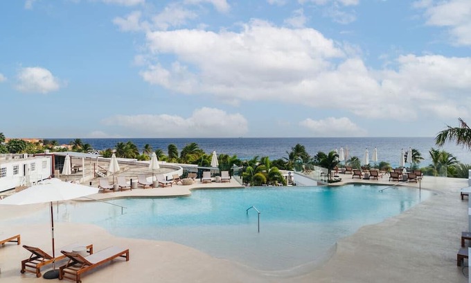 Willemstad Apartment | Beachfront 3BR Condo | 2 Mins to Mambo Beach by Bocobay