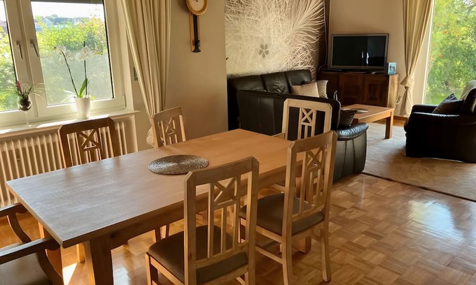 Bad Emstal Apartment | Apartment 'Ferienwohnung Wartehof' with Shared Garden and Wi-Fi