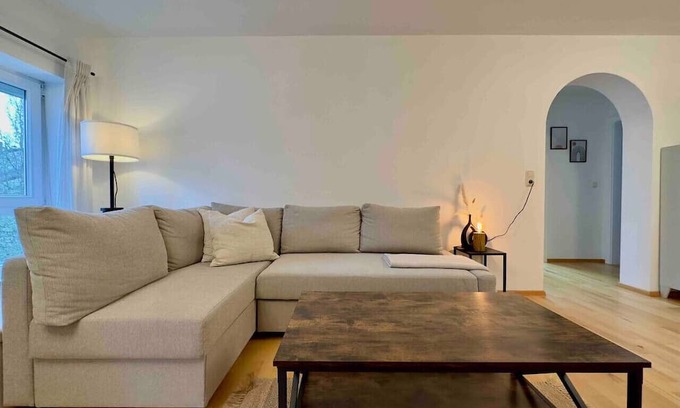 Deggendorf Apartment | Beautiful flat with parking and kitchen for 4
