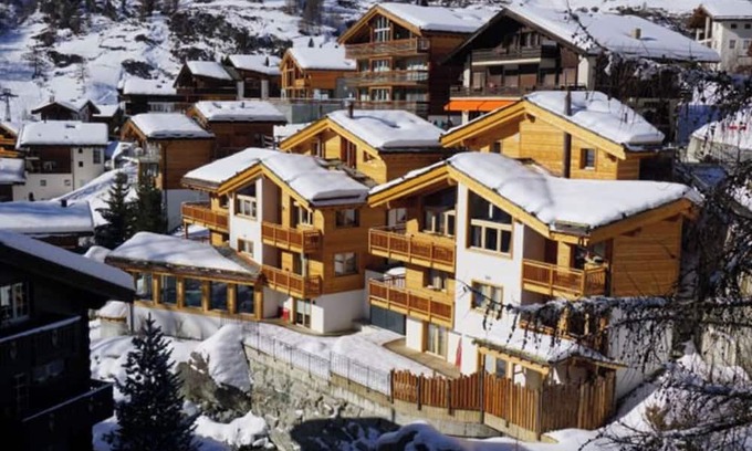 Zermatt House | Matterhorn Gazes, Luxury Embraces 1000