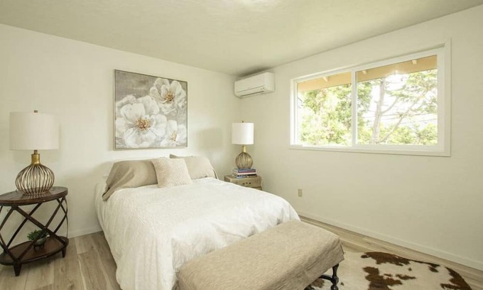Western House | Cozy 2-bedroom townhome in charming Eugene with pool area.
