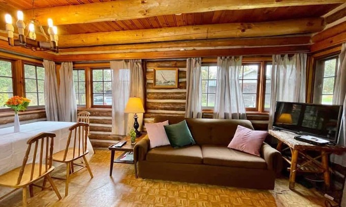 Rosedale Cabin | 2-Bedroom - Balsam Lake Cottages Resort #12