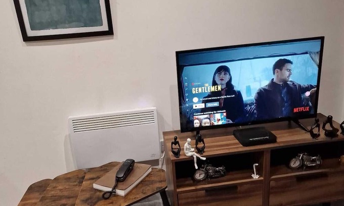 Brierley Hill Apartment | Home Away From Home
