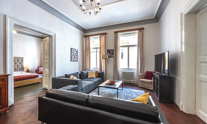 Josefov Apartment | Charming Balcony Retreat – 1 min from Old Town Square