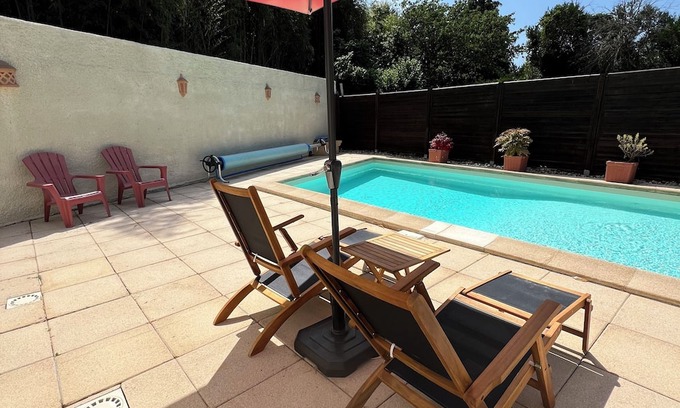 Bellerive-sur-Allier House | Charming detached house with swimming pool, set in lush greenery on the banks of the Allier.