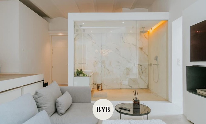 Saint-Laurent Apartment | Luxury loft with private parking