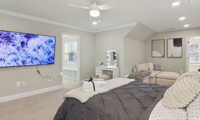 Colesville House | Spacious 5-bedroom house with fitness room and AC in pleasant Silver Spring