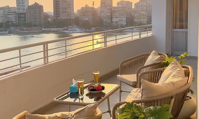 Al Manial Apartment | Luxury 5-Star 3BR Nile View Apartment in Cairo