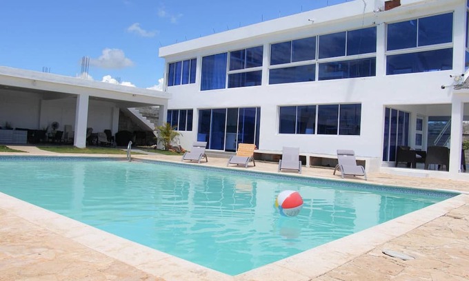 San Cristobal Villa | Private Villa w Pool & BBQ Up to 25 Guests